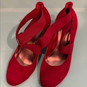Red wool heel